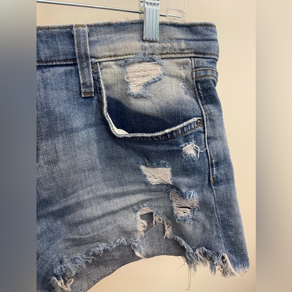 Cut loose in these sassy Joe's Jeans Cut Offs! - Picture 8 of 13